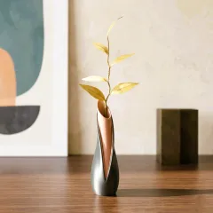Two-Colour_Split_Bud-Vase_GalaxyGreen_Cream_stem